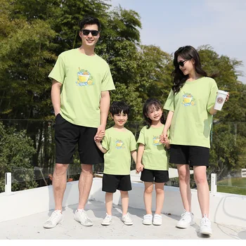 O coreano Moda, Família, Combinando Roupas Tees T-shirt de Algodão Crianças de Mãe e Filha Roupas de Verão Pai Mãe Tops Pai-filho de Roupas