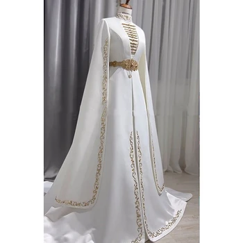 Tradicional Cáucaso Vestidos De Noiva Cabo Longo, Mangas Ouro Bordado De Alta Pescoço Branco De Uma Linha De Cetim Vestidos De Noiva Personalizados Feitos